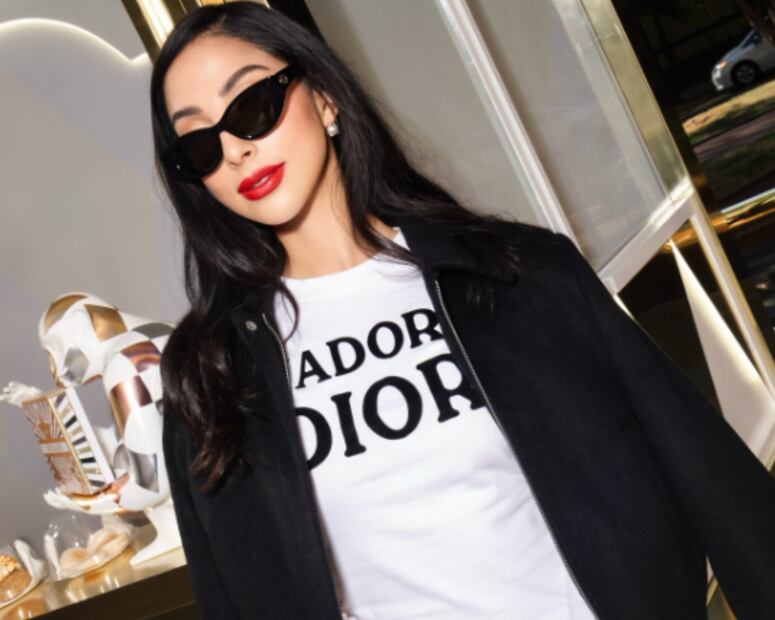 El accesorio principal del look de invierno de María Chacón fueron sus labios rojos navideños. Foto: Instagram @oficialmariachacon