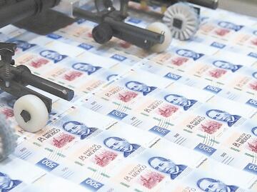 Bank employee was forced to wear a belt loaded with explosives during a robbery in Mexico City