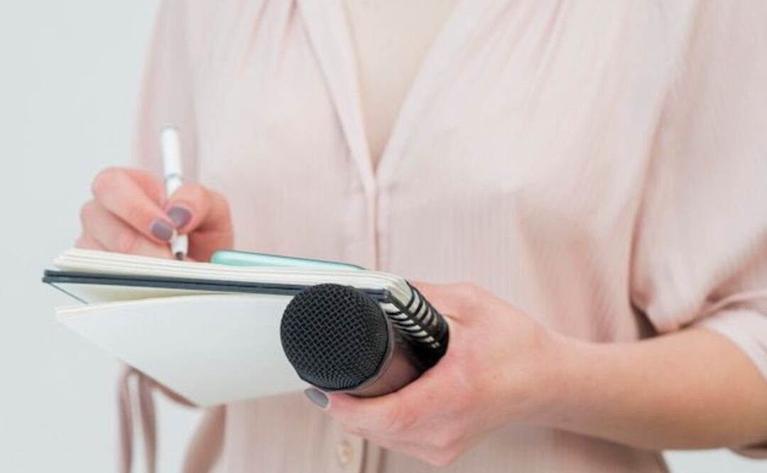 Cómo la IA y la automatización redefinen el mercado laboral. Fuente: Freepik.