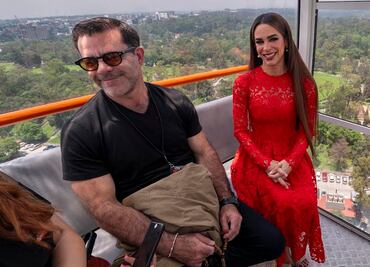 Eduardo Capetillo acompaña a Biby y reza el Rosario