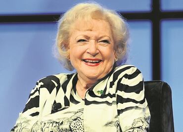 Famosos rinden tributo y agradecen a Betty White