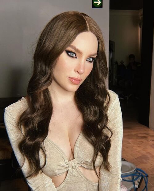 Belinda cambia de look y ahora es castaña