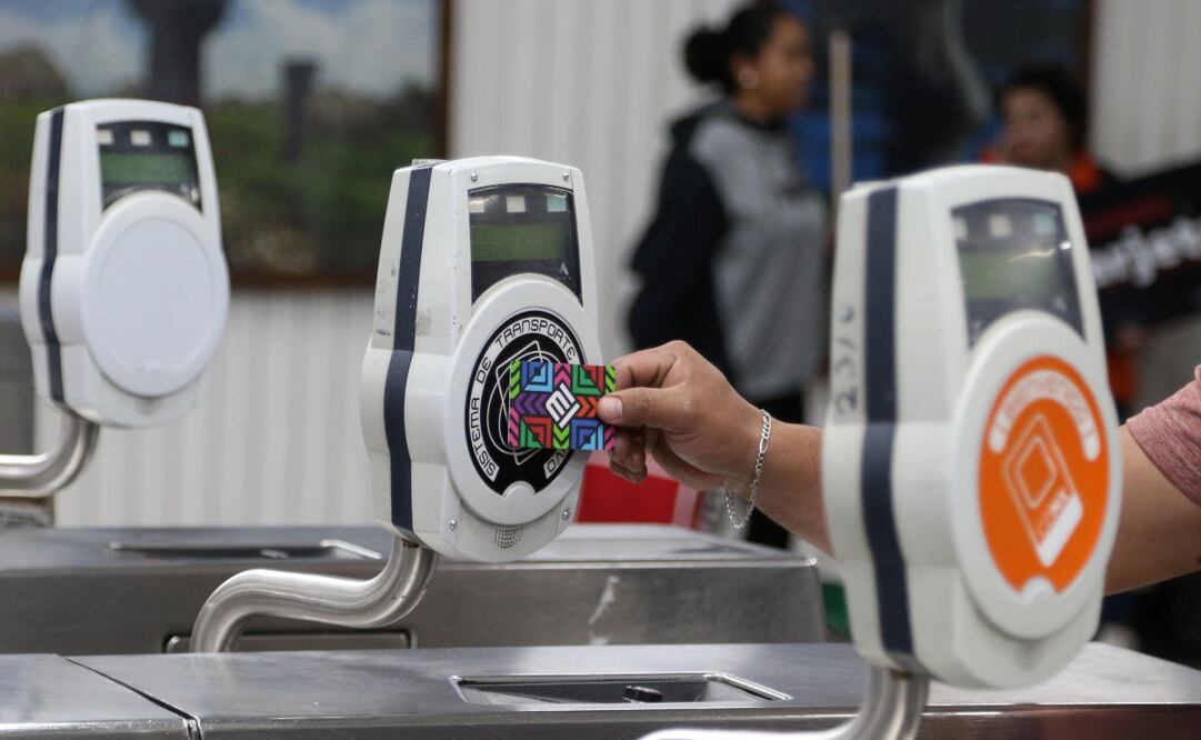 Con lectores de códigos QR el Metro apuesta por agilizar el acceso al sistema y combatir la reventa de boletos