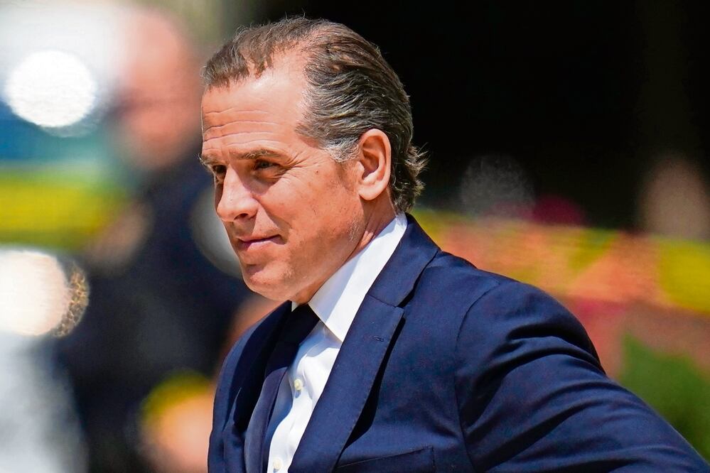 Hunter Biden es hijo de la primera esposa del presidente, la fallecida Neilia Biden, y podría acabar en la cárcel de ser hallado culpable. Foto: Especial