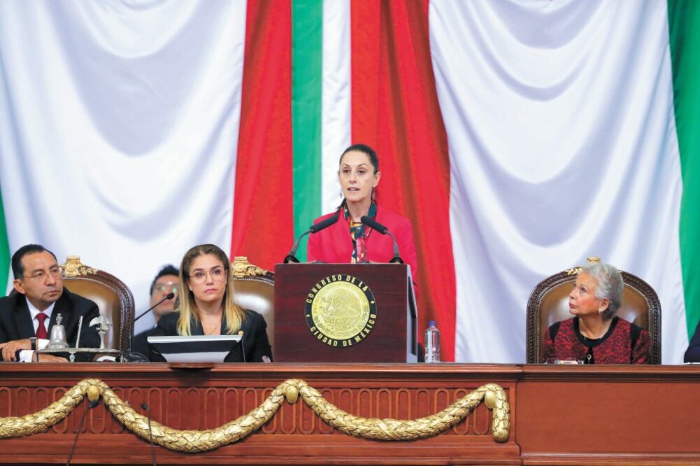 La jefa de Gobierno Claudia Sheinbaum dijo ante diputados locales que desde que llegó al poder estableció una nueva forma de gobernar, en la que se acabó con la traición a la ciudadanía. Foto: IVÁN STEPHENS. EL UNIVERSAL