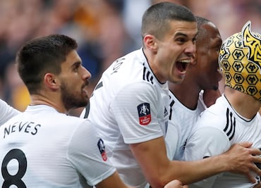 Se burlan del festejo de Raúl Jiménez