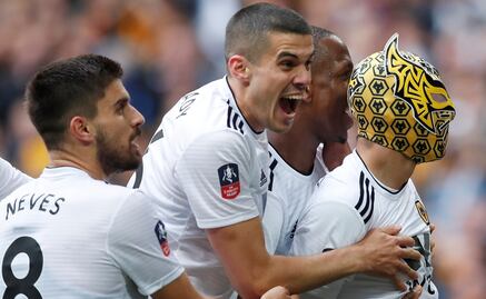 Se burlan del festejo de Raúl Jiménez