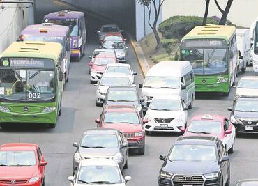 Este jueves 23 de enero no circulan vehículos con engomado verde