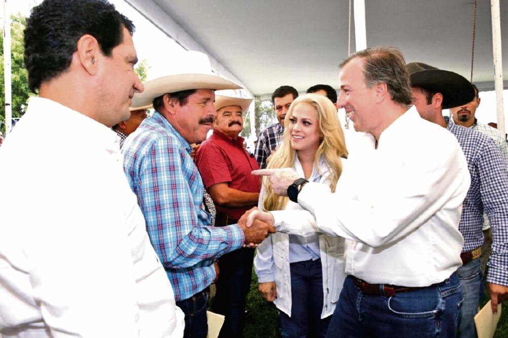 José Antonio Meade, titular de la Sedesol, encabezó la firma de un convenio entre Diconsa y el gobierno de Jalisco para la adquisición de maíz a pequeños productores del estado (TOMADA DE TWITTER)