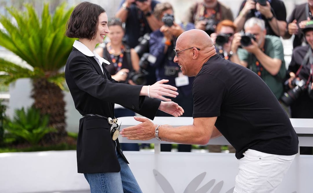 Meadow Walker (izquierda) y Vin Diesel posan para los fotógrafos en la sesión fotográfica con motivo del 25 aniversario de la película "Fast & Furious" durante el 79º Festival Internacional de Cine de Cannes
Foto: Scott A Garfitt/Invision/AP)