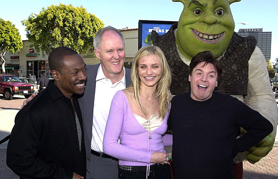 Elenco de "Shrek"; actores que prestaron sus voces a los personajes principales: Eddie Murphy, John Lithgow, Cameron Diaz y Mike Myers.
Foto: AP / Jeff Kravtiz, archivo