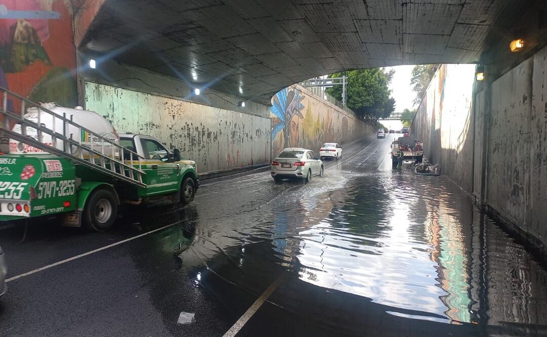 Fuga de aguas negras causa afectaciones viales en la colonia Obrera en alcaldía Cuauhtémoc. Foto: Especial