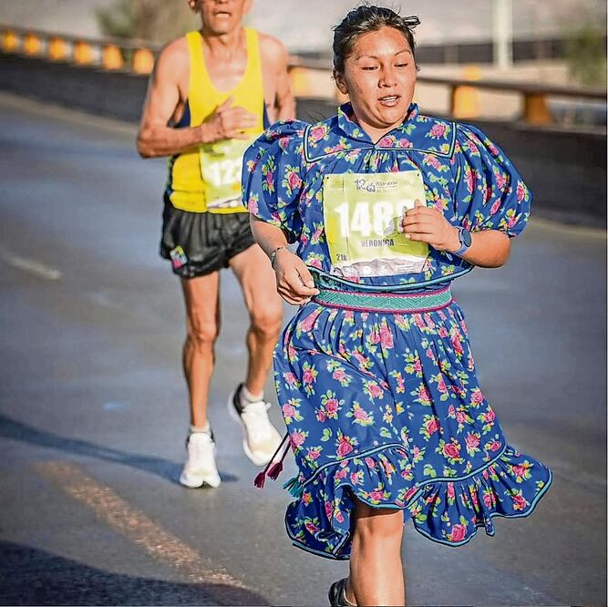 La rarámuri Verónica Palma, quien ganó tres medallas de oro el año pasado en Canadá, forma parte del filme. Foto de Instagram