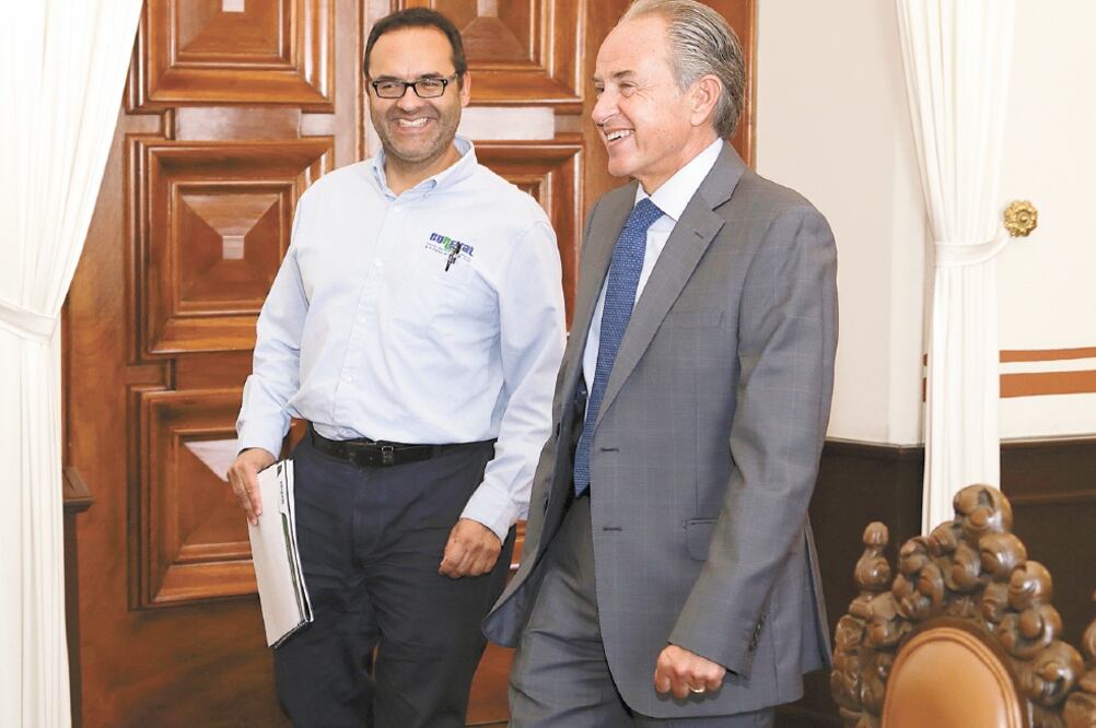 El director del Coneval, Gonzalo Hernández, y el gobernador Juan Manuel Carreras dijeron que aún se puede mejorar en áreas como educación y vivienda.