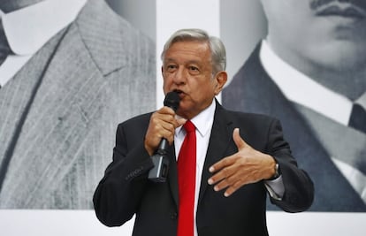 AMLO recibe a líderes de la CNTE en casa de transición
