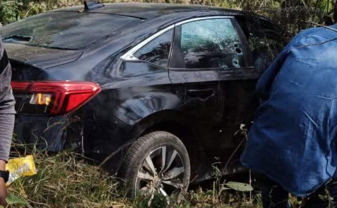 Los dos indígenas tzotziles perdieron la vida, mientras que el vehículo en el que viajaban presenta varios impactos de armas de fuego (02/05/2025). Foto: Especial