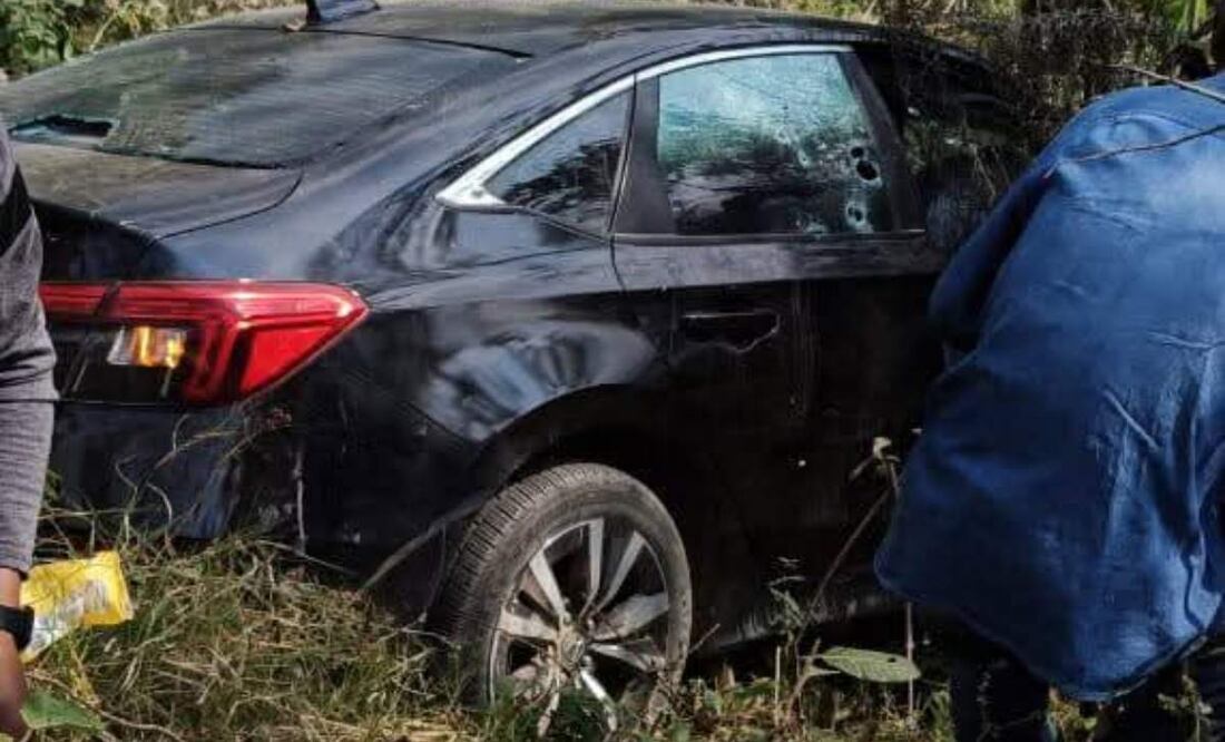 Los dos indígenas tzotziles perdieron la vida, mientras que el vehículo en el que viajaban presenta varios impactos de armas de fuego (02/05/2025). Foto: Especial