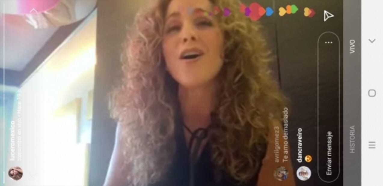 Lucero arma divertido karaoke con sus fans vía streaming