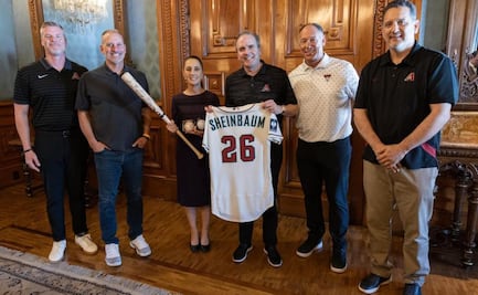 Sheinbaum se reúne con representantes de Grandes Ligas;  busca fortalecer presencia del béisbol en México