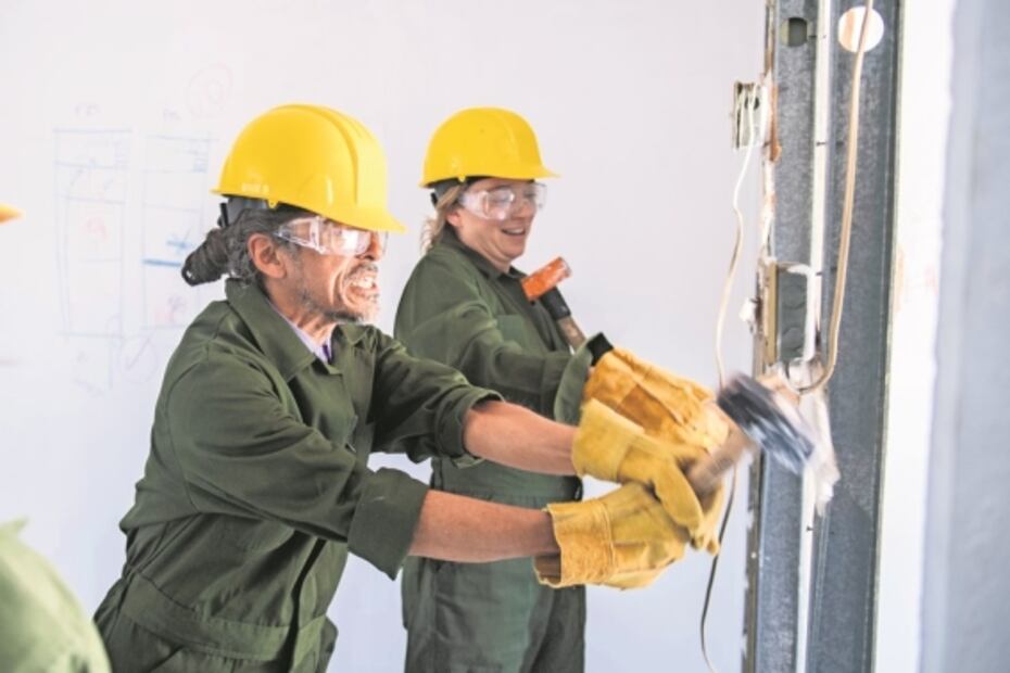 Regina Blandón cimenta trabajo de las mujeres