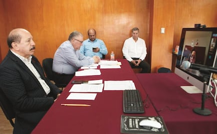 Chocan alcalde de Iztacalco y diputados por caída en coladera