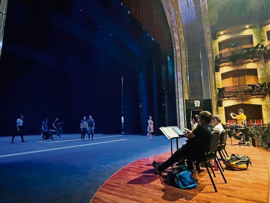 El narrador cuenta su experiencia al incursionar como libretista en la ópera El vencedor vencido. “Hay una terrible violencia en México”, dice al hacer una analogía del pasado y el presente Foto: INBAL