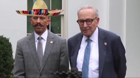 Vance defiende burla a demócratas en video hecho con IA donde les ponen sombrero charro y bigote