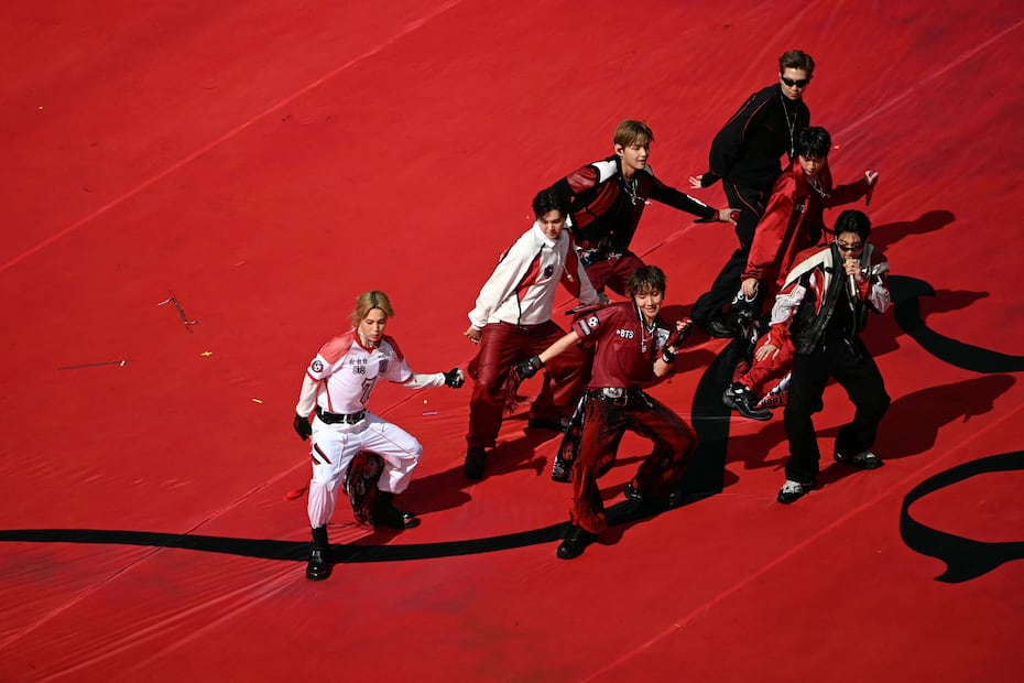 BTS en el show de medio tiempo de la final del Mundial de 2026, celebrado en el Estadio Nueva York/Nueva Jersey - Foto: AFP