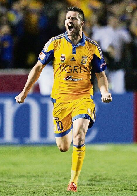 André-Pierre Gignac festeja tras el golazo con el que rompe el cero (IMAGO7)