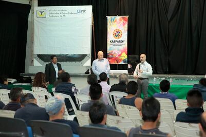 Brinda conferencia ajedrecista internacional en reclusorios