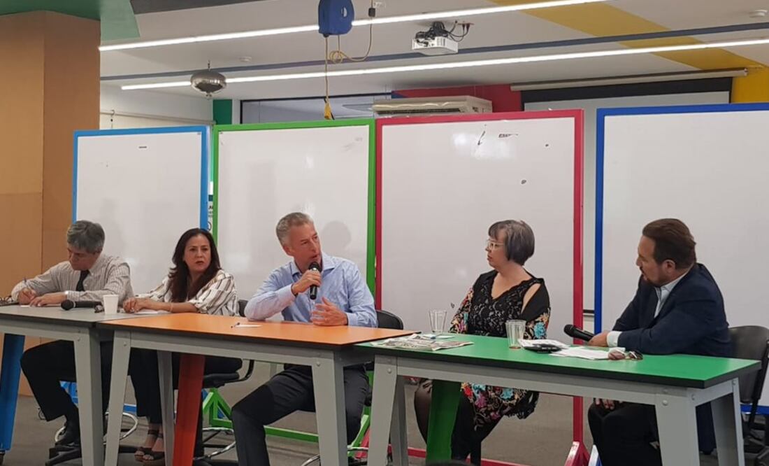 Participación del comisionado Joel Salas del Inai en el diálogo "Nuevos retos de la transparencia en el combate a la corrupción”, en Monterrey, Nuevo León / Tomada de Twitter @joelsas