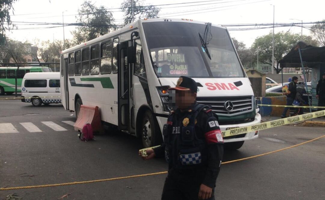 El camión, con número de circulación 520, quedó detenido a un costado del paradero. Fotografía: Especial