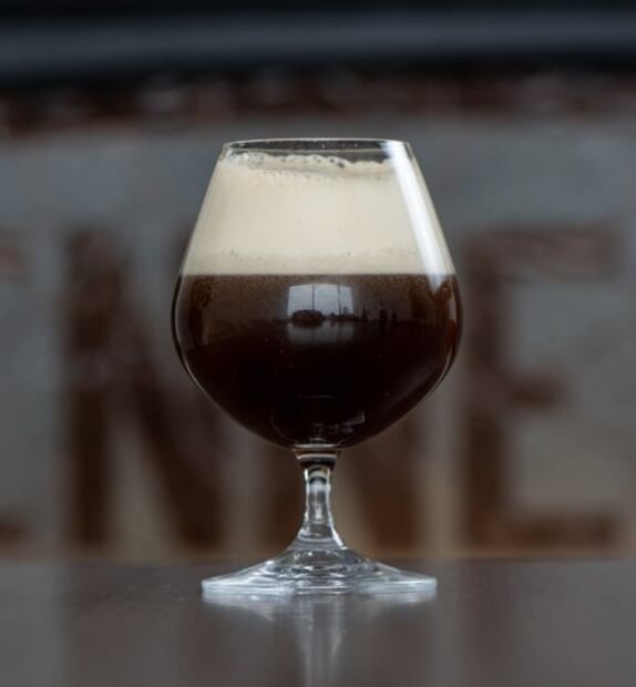 Cocteles clásicos con cognac para consentir a tu papá