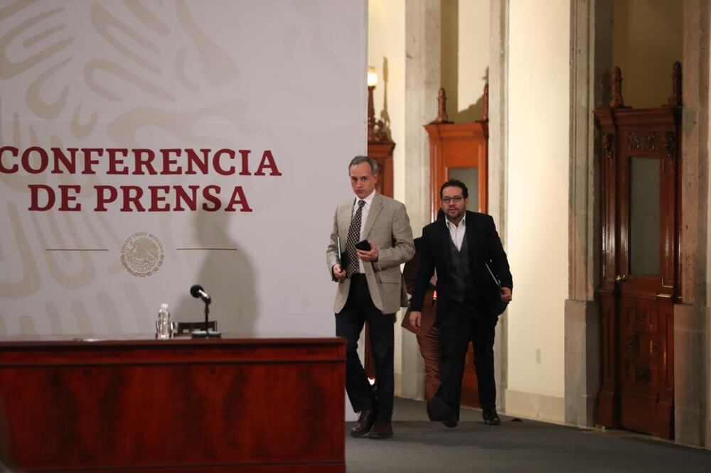 Conferencia en el salón Tesorería de Palacio Nacional, con la participación de José Luis Alomía, Hugo López-Gatell y Ricardo Cortés. FOTO: Valente Rosas