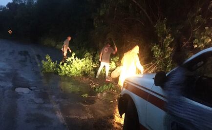 Rehabilitan vialidades en Colima tras tromba