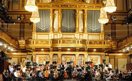 Filarmónica de Viena entrega cuadro expoliado