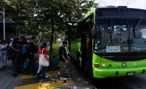 RTP service replacing Cablebús Line 1 causes delays and confusion for users