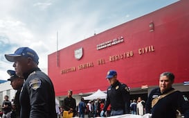 Abuelito muere mientras esperaba trámite en el Registro Civil, en la Doctores