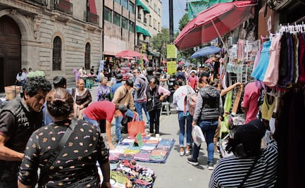 En 30 segundos, ambulantes burlan operativos para evitar ser levantados y pagar multas