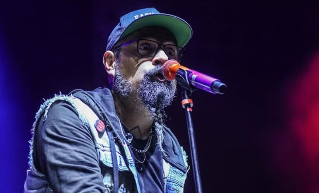 Shenka, vocalista de Panteón Rococó, se presentaría en Querétaro hoy 14 de junio. Foto: Instagram oficial.