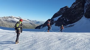 Avalancha sorprende a 33 alpinistas en Rusia: 11 murieron y seis están desaparecidos