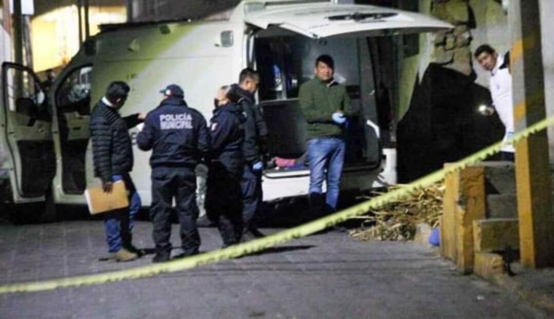 Detienen a adulto mayor que trasladaba el cadáver de su pareja en una carretilla en Tlaxcala