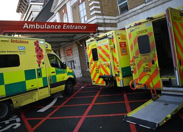 Miles de médicos inician la huelga “más larga” del servicio de salud en Inglaterra