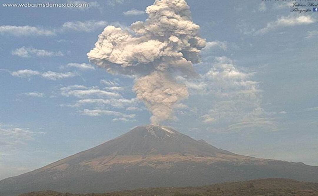 The volcanic traffic light remains at Yellow Phase 2. (Photo: Taken from @webcamsdemexico )
