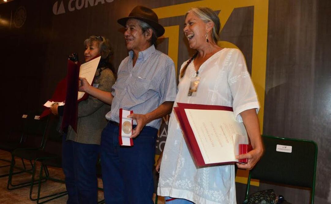 Medina (izq.) cuestionó por qué "ha llegado hasta este punto mi país, cómo se analizarán las fotos de hoy en 100 años, qué dirán de los 43 estudiantes de Ayotzinapa hasta ahora desaparecidos". FOTO: Armando Mora/EL UNIVERSAL.