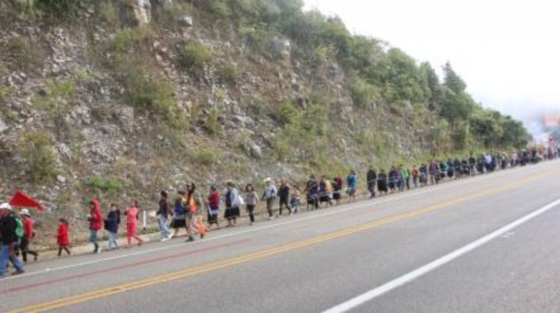 En Chiapas, dejan sin ayuda a caravana de indígenas desplazados 