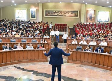 “La oratoria sirve para alzar la voz”