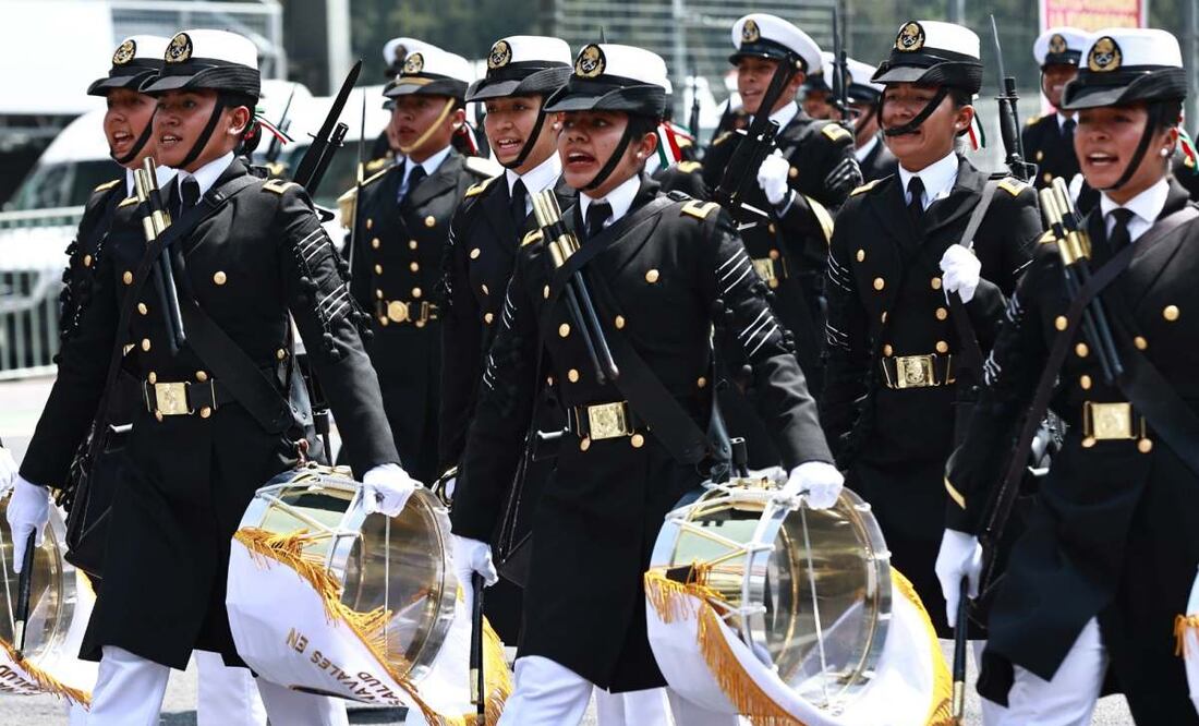 Práctica del contingente de Marina para su participación en el desfile cívico-militar conmemorativo al "CCXV Aniversario del Inicio de la Guerra de Independencia de México", en las instalaciones del Autódromo Hermanos Rodríguez este 9 de septiembre de 2025. Foto: Berenice Fregoso/ EL UNIVERSAL