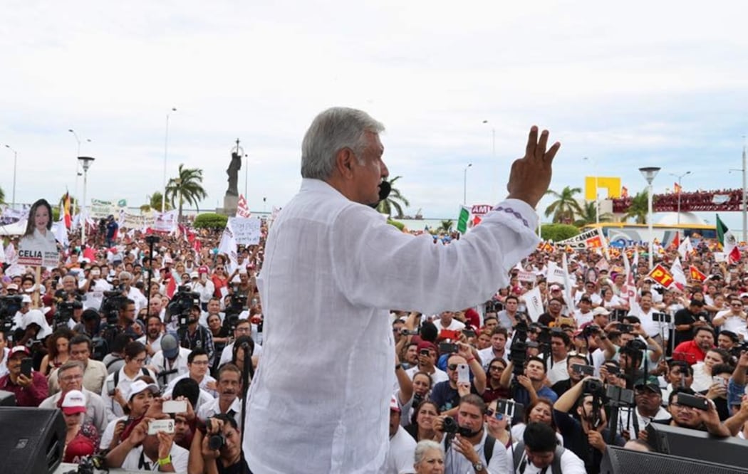 Andrés Manuel López Obrador defendió de las acusaciones al ingeniero Javier Jiménez Espriú y a la senadora con licencia Layda Sansores en Campeche. Foto: Valente Rosas/EL UNIVERSAL