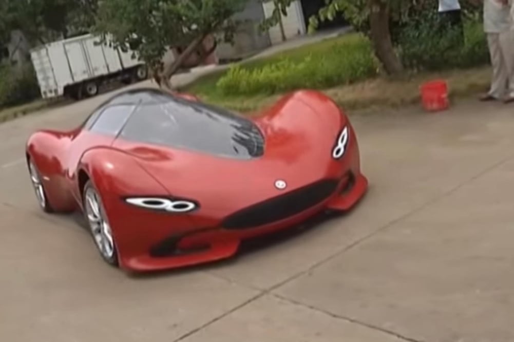 El joven construyó el vehículo en medio año / Foto: Youtube Wiki Automobiles